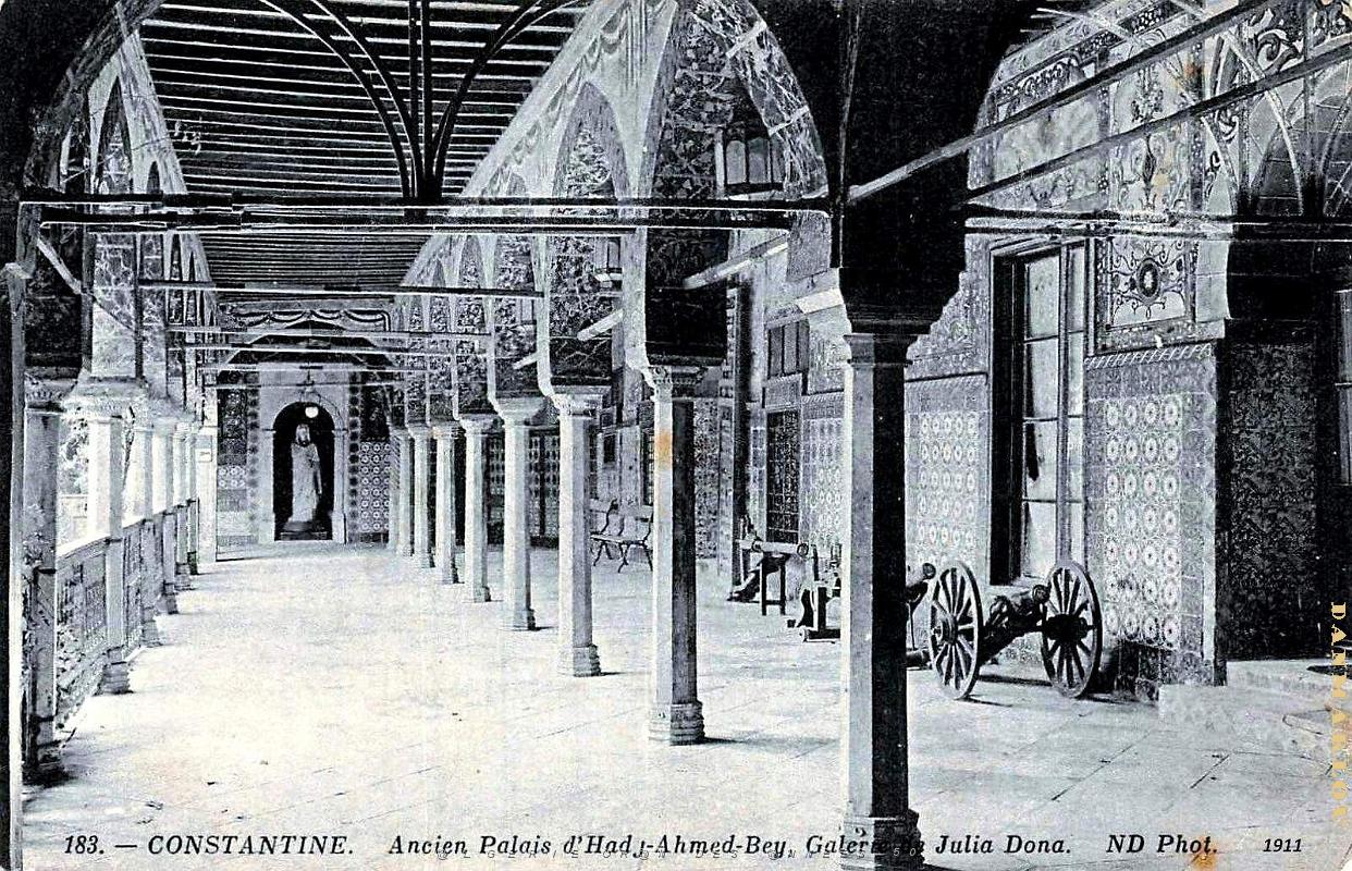 Constantine - Palais d'Hadj-Ahmed-Bey - Galerie Julia Dona - 1911.jpg